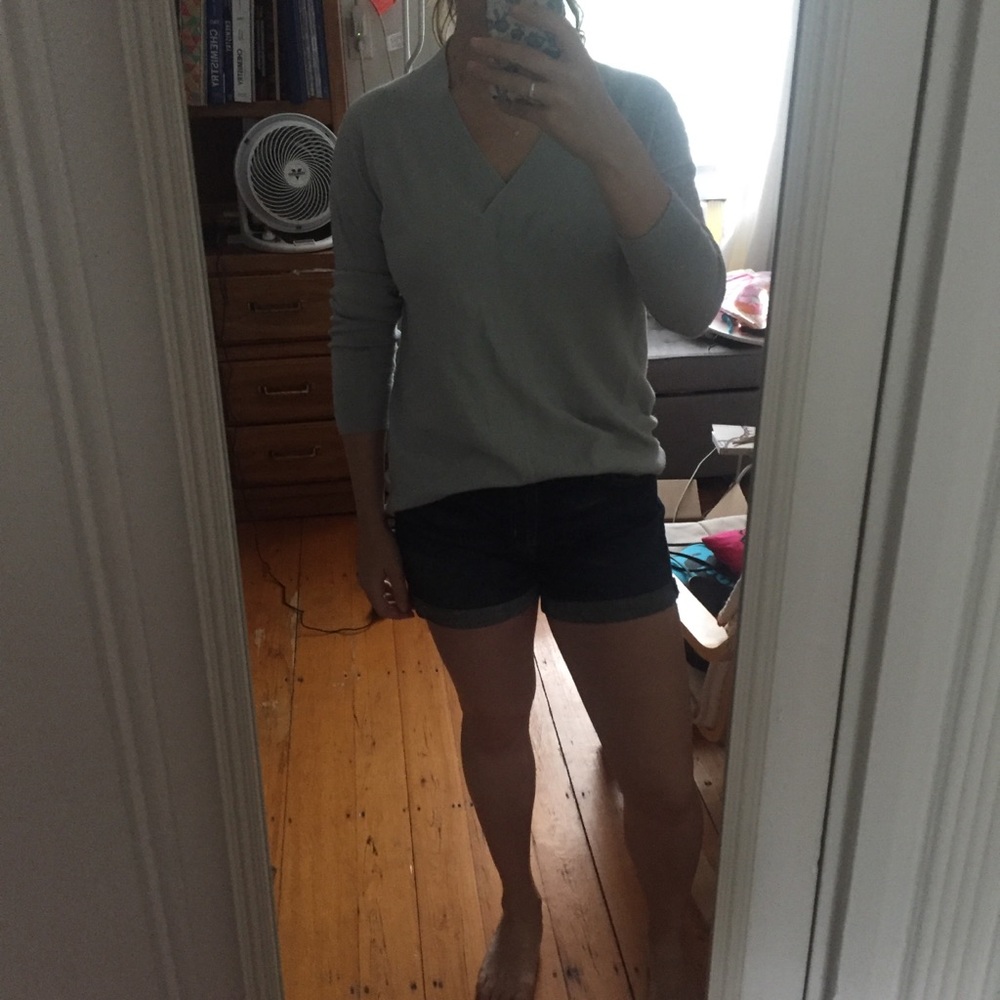 Gap V neck wool-blend sweater size S